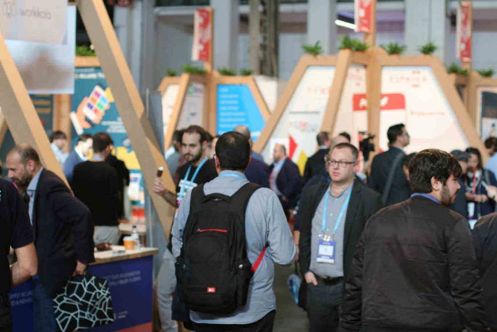 Visitors and exhibitors - 4YFN 2017 - Bigger and more corporate than ever before - Barcinno